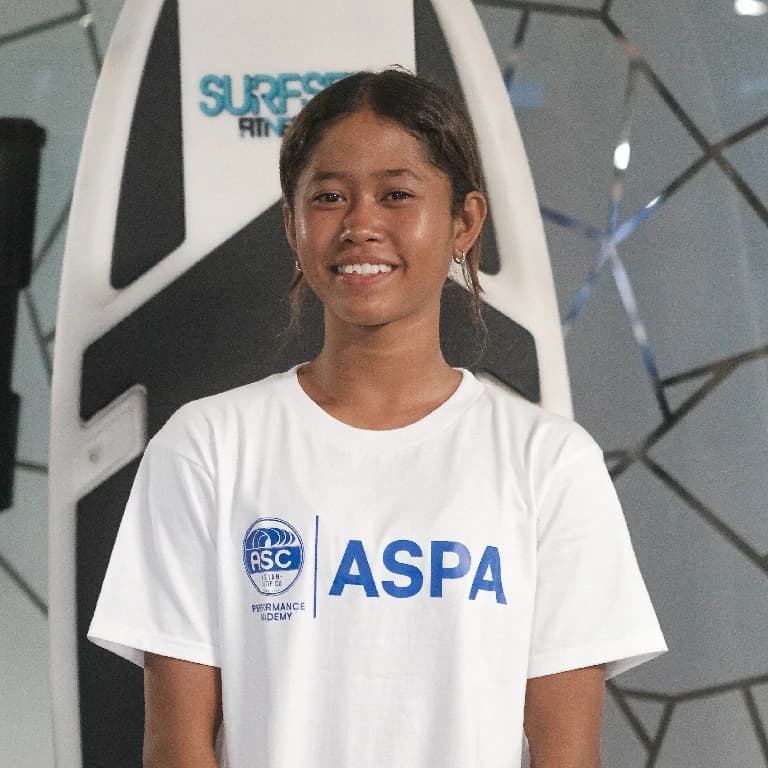 profile-picture-Putu Yunie